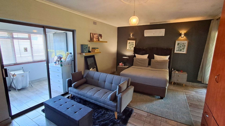 5 Bedroom Property for Sale in Bergsig Western Cape